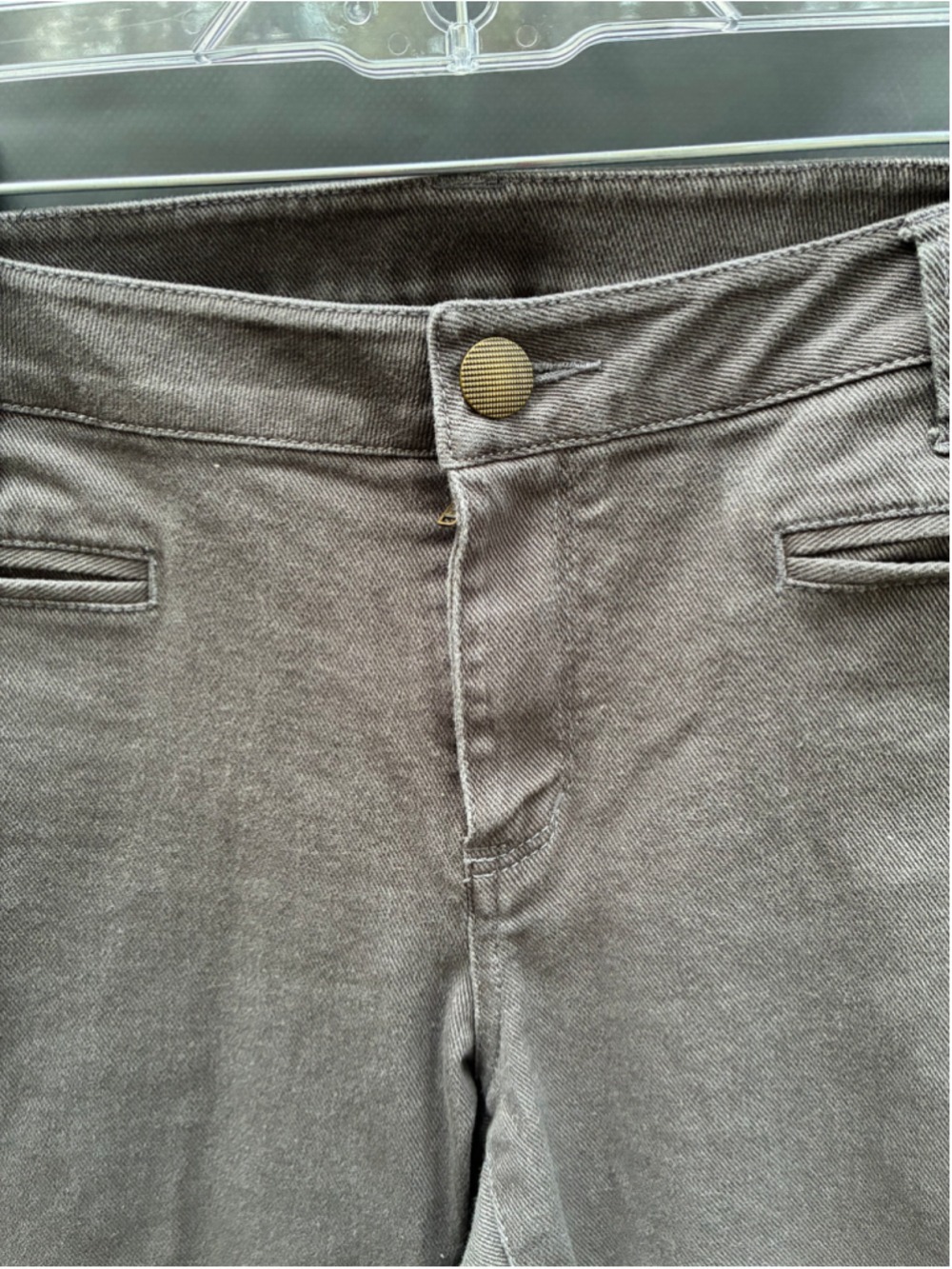 Cabi Jeans Ankle Cropped Pants Grey with zippers Size 14 - Picture 5 of 8
